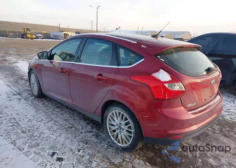 2013 Ford Focus Titanium из США, поврежденный, VIN 1FADP3N22DL254683